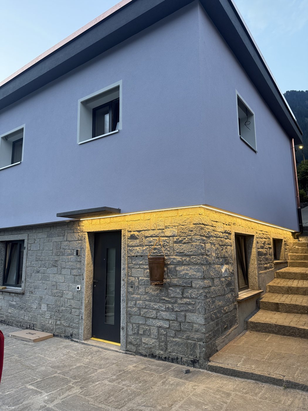Esterno della casa con ingresso indipendente